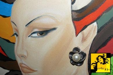 KOBIETA Z KOLCZYKIEM-detal