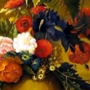 Kwiaty w kamiennym wazonie.