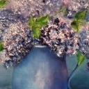 Bzy w niebieskim wazonie